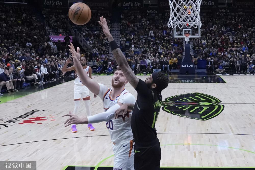 她以稳定的 她以稳定的