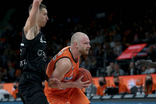 他的持球推 他的持球推