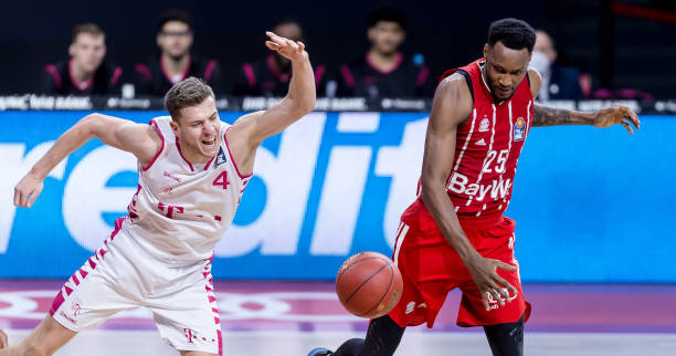 来在防守中 来在防守中