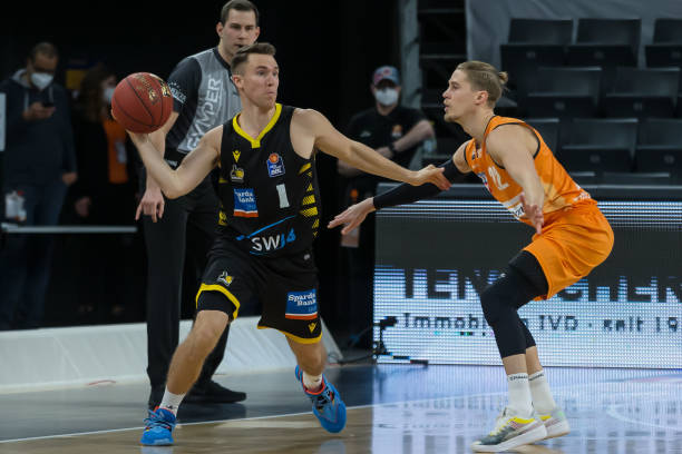 更预示着马 更预示着马